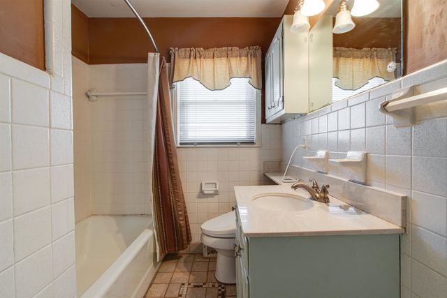 1235 CHERRY RD, Memphis, TN 38117