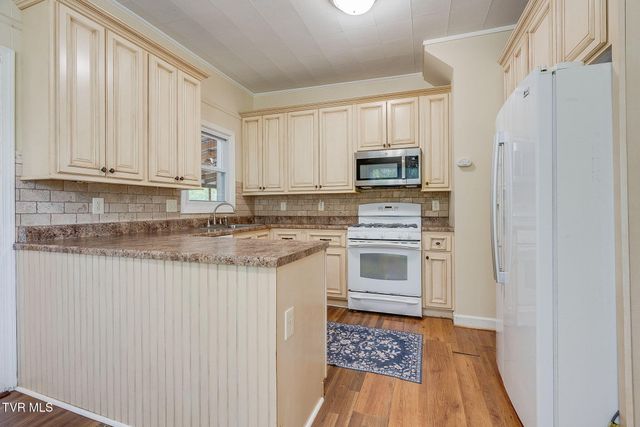 1404 Skyline Drive, Johnson City, TN 37604
