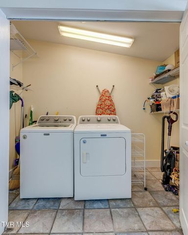 1404 Skyline Drive, Johnson City, TN 37604