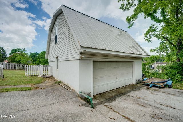 1404 Skyline Drive, Johnson City, TN 37604