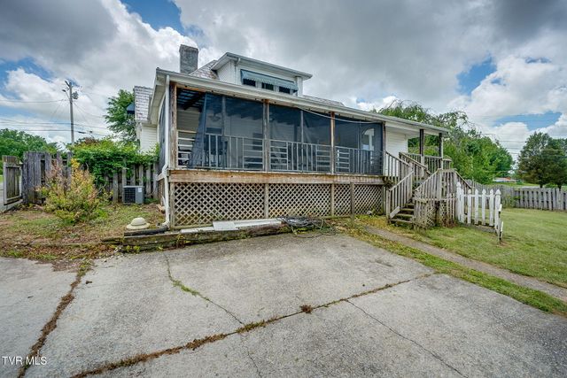 1404 Skyline Drive, Johnson City, TN 37604
