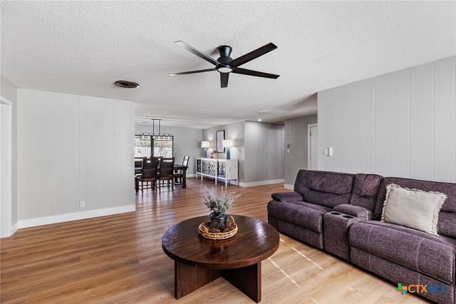 139 E Cottonwood Drive, Granite Shoals, TX 78654