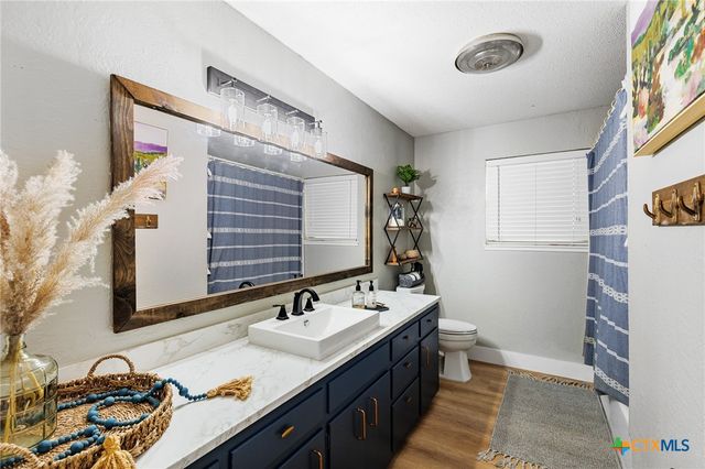 139 E Cottonwood Drive, Granite Shoals, TX 78654