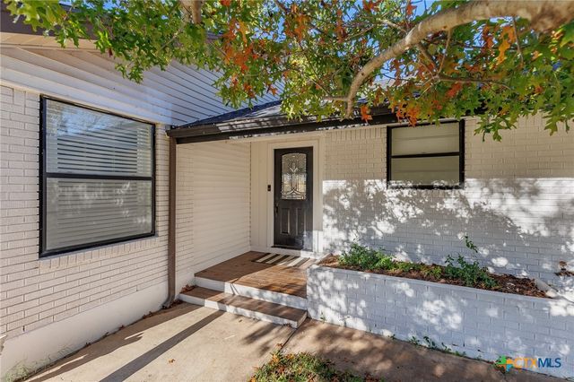 139 E Cottonwood Drive, Granite Shoals, TX 78654