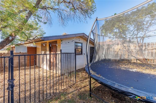 139 E Cottonwood Drive, Granite Shoals, TX 78654