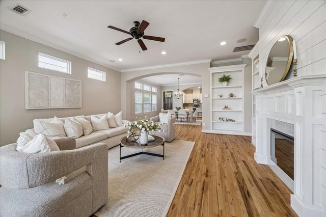 1013 E 27th Street, Houston, TX 77009