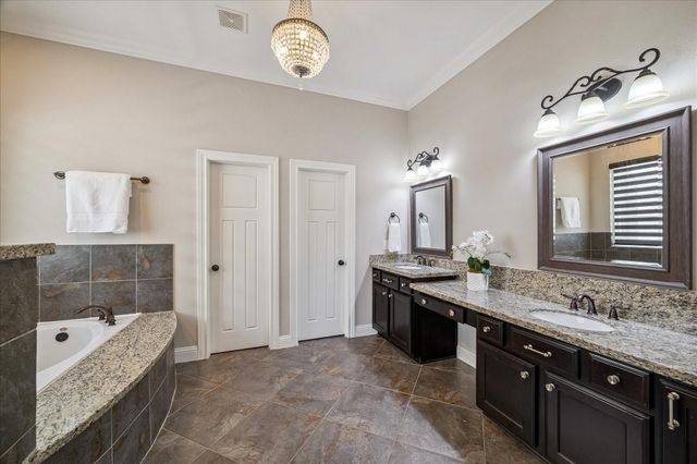 1013 E 27th Street, Houston, TX 77009