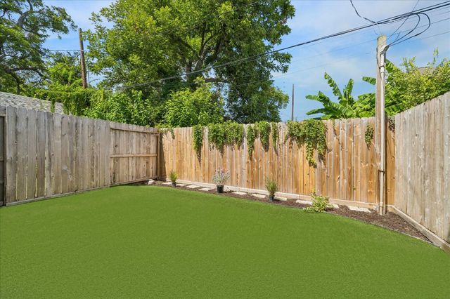 1013 E 27th Street, Houston, TX 77009