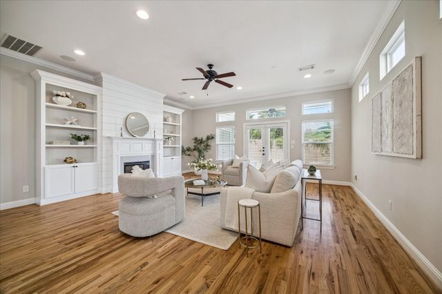1013 E 27th Street, Houston, TX 77009