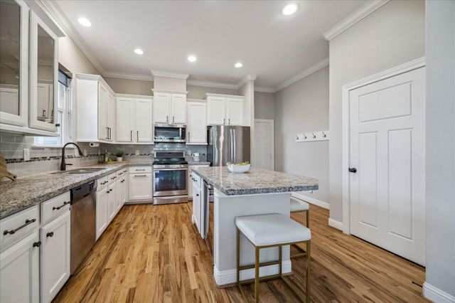 1013 E 27th Street, Houston, TX 77009