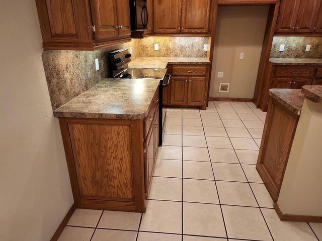 917 SW 37th Street 919, Moore, OK 73160