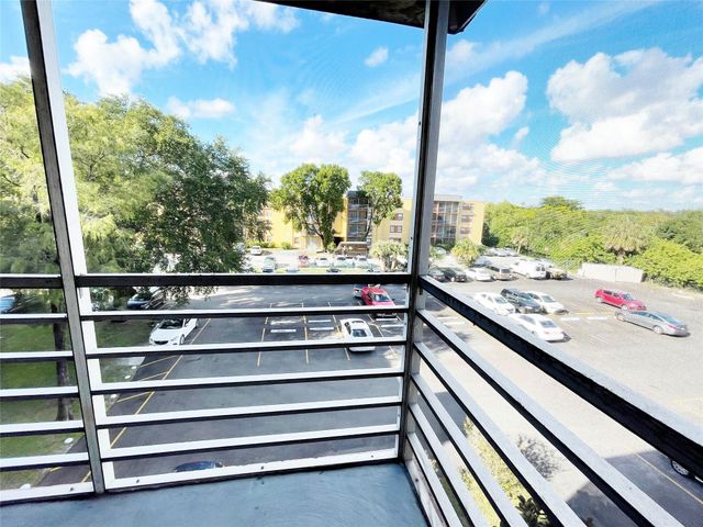 2800 NW 56th Ave D402, Lauderhill, FL 33313