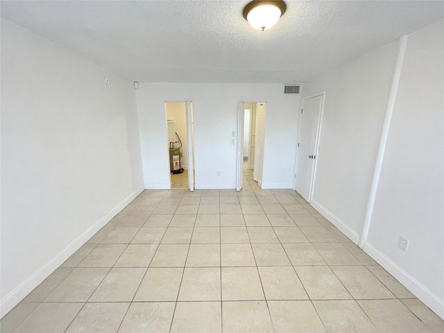 2800 NW 56th Ave D402, Lauderhill, FL 33313