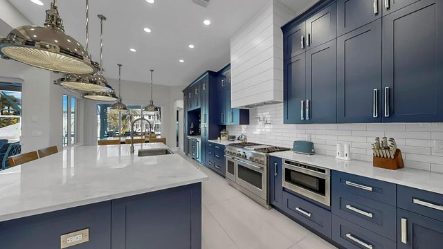 703 PINCKNEY DRIVE, Apollo Beach, FL 33572