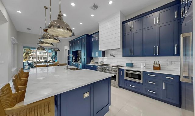 703 PINCKNEY DRIVE, Apollo Beach, FL 33572