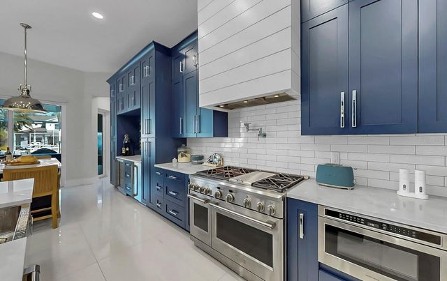 703 PINCKNEY DRIVE, Apollo Beach, FL 33572