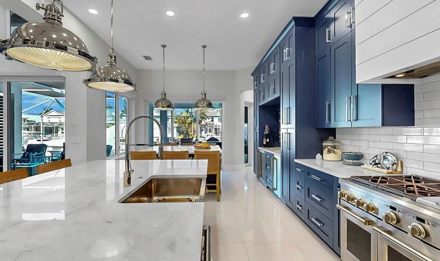 703 PINCKNEY DRIVE, Apollo Beach, FL 33572