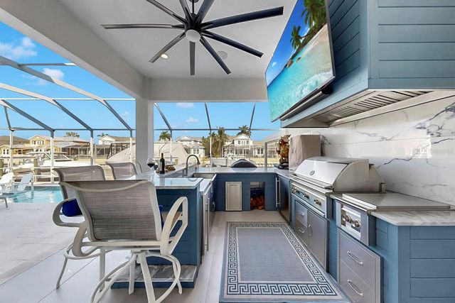 703 PINCKNEY DRIVE, Apollo Beach, FL 33572