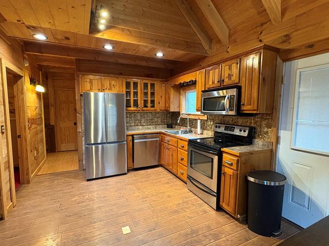 360 Johnson Cove Road, Copperhill, TN 37317