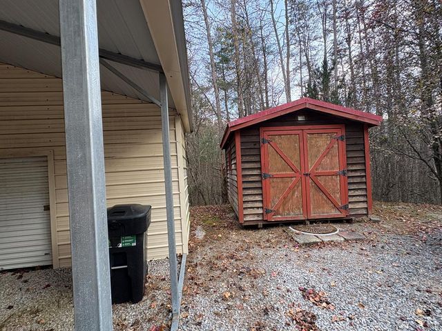 360 Johnson Cove Road, Copperhill, TN 37317