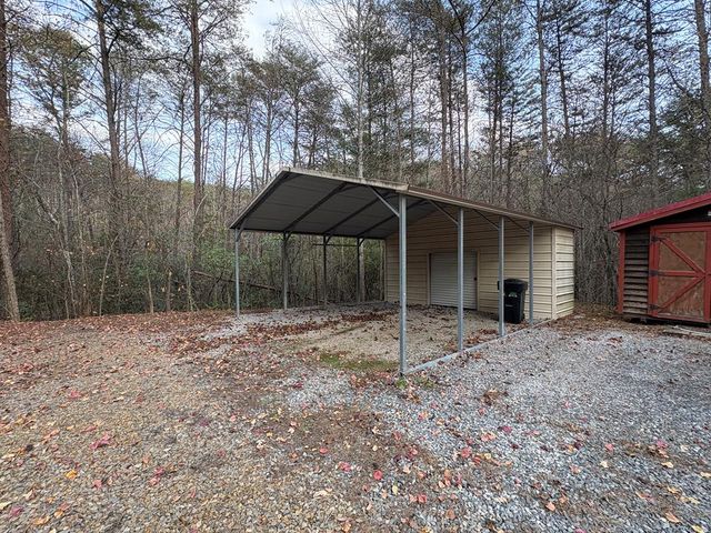 360 Johnson Cove Road, Copperhill, TN 37317