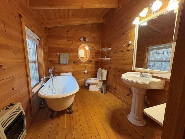 360 Johnson Cove Road, Copperhill, TN 37317