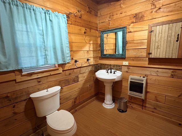 360 Johnson Cove Road, Copperhill, TN 37317