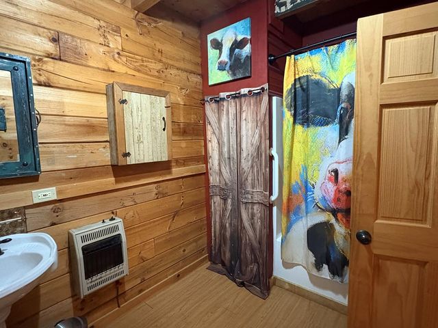 360 Johnson Cove Road, Copperhill, TN 37317