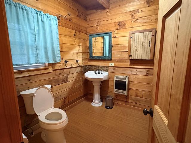 360 Johnson Cove Road, Copperhill, TN 37317