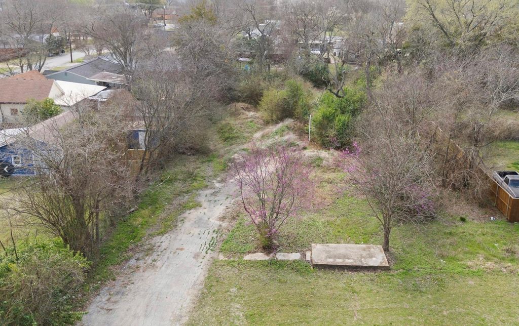124 E 6th Street, Lancaster, TX 75146