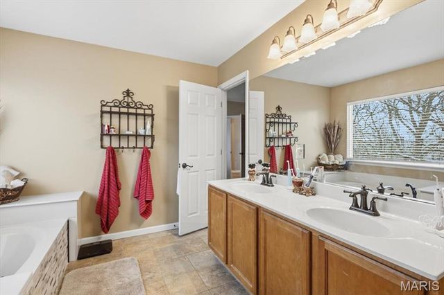 679 Vista Hills Court, Eureka, MO 63025