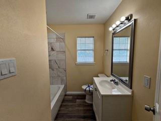 310 W Houston Avenue, Pasadena, TX 77502