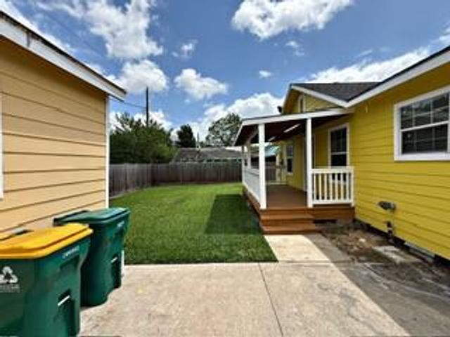 310 W Houston Avenue, Pasadena, TX 77502