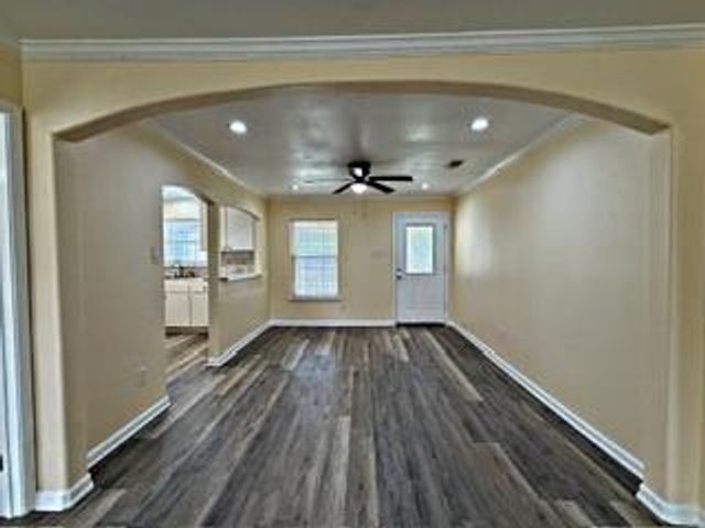 310 W Houston Avenue, Pasadena, TX 77502