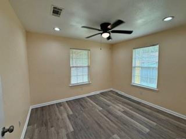 310 W Houston Avenue, Pasadena, TX 77502