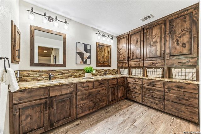 16823 Marlhead, Helotes, TX 78023