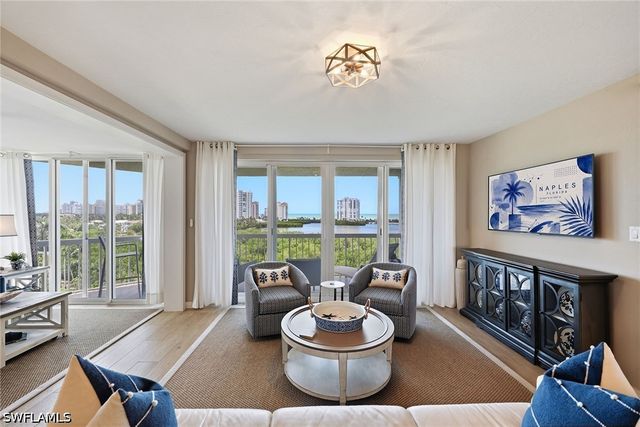 5501 Heron Point DR 602, Naples, FL 34108