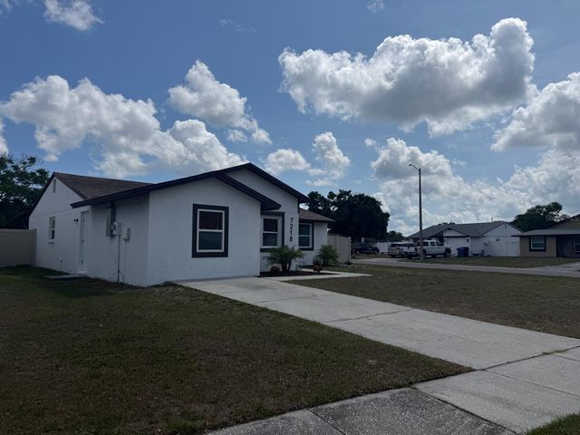 7218 LUNITA COURT, Tampa, FL 33625