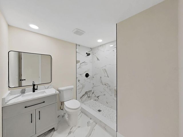 7218 LUNITA COURT, Tampa, FL 33625