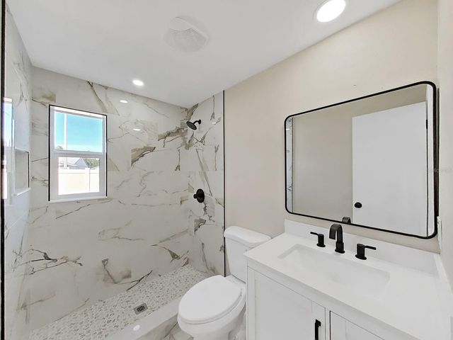 7218 LUNITA COURT, Tampa, FL 33625