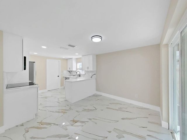 7218 LUNITA COURT, Tampa, FL 33625