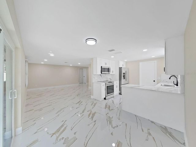 7218 LUNITA COURT, Tampa, FL 33625