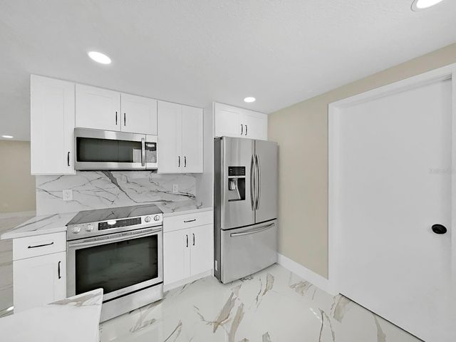 7218 LUNITA COURT, Tampa, FL 33625