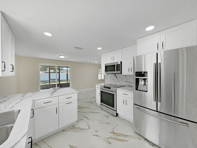 7218 LUNITA COURT, Tampa, FL 33625