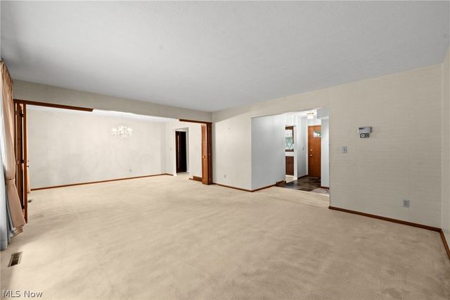 7833 Valley Villas Drive, Parma, OH 44130