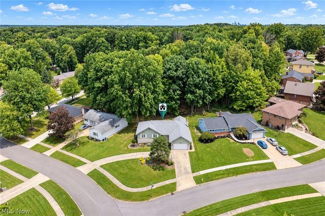 7833 Valley Villas Drive, Parma, OH 44130