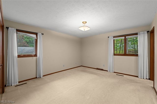 7833 Valley Villas Drive, Parma, OH 44130