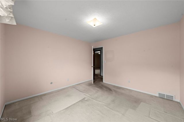 7833 Valley Villas Drive, Parma, OH 44130
