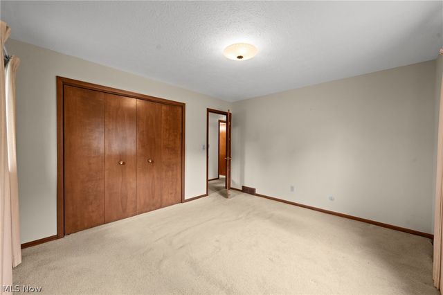 7833 Valley Villas Drive, Parma, OH 44130