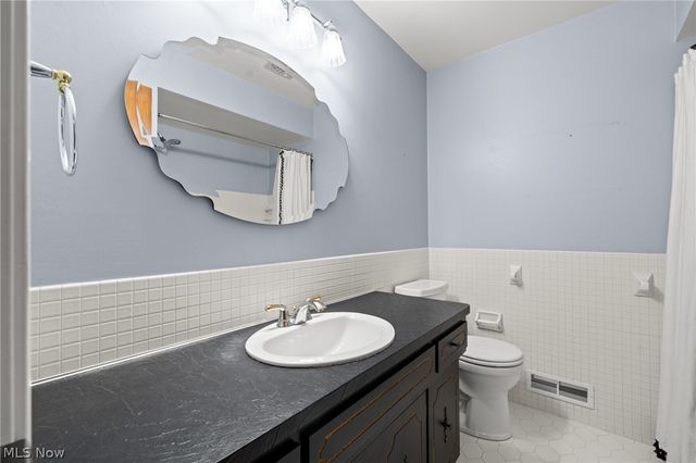 7833 Valley Villas Drive, Parma, OH 44130